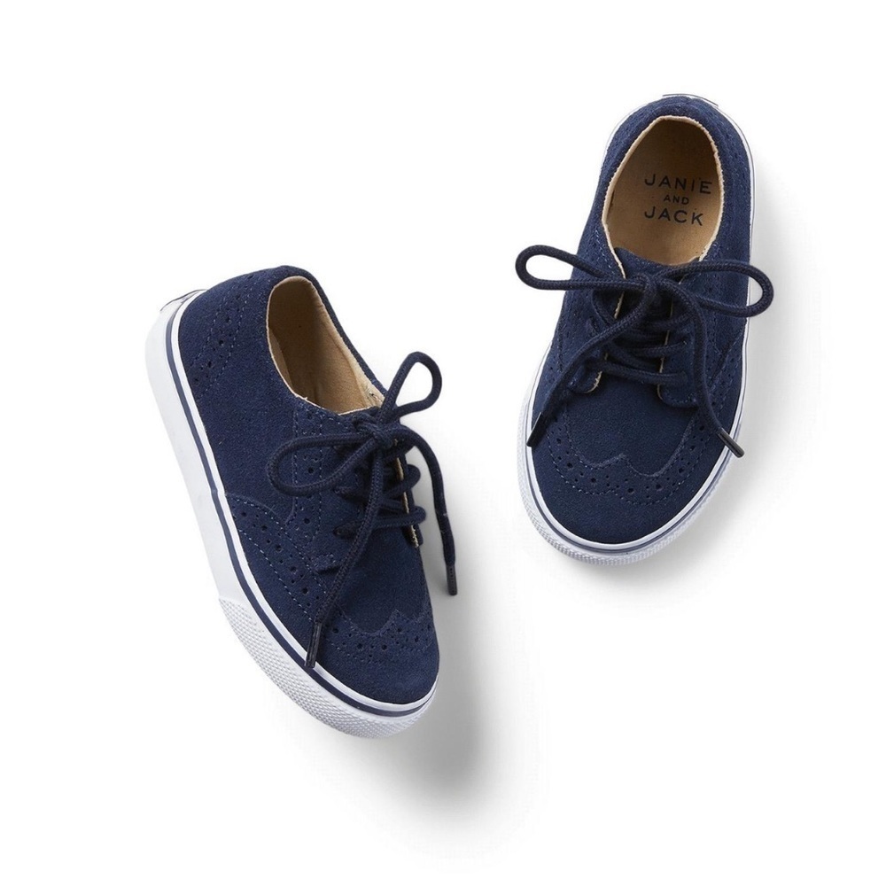 SUEDE WINGTIP SNEAKER